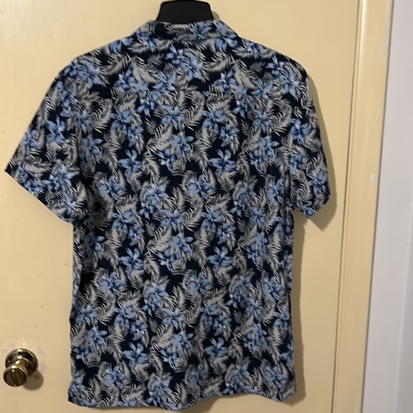 Nickel & Iron Hawaiian Print Men Collared and Button-down Shirt. NWT Size Large. - Picture 3 of 6